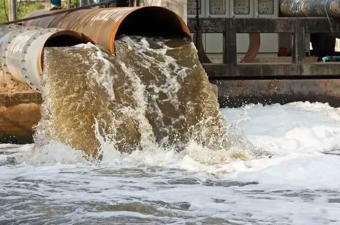Water Pollution Management with GIS Modeling Wastewater discharge analyzed using GeoSWMM with ArcGIS Pro for pollution and water quality management